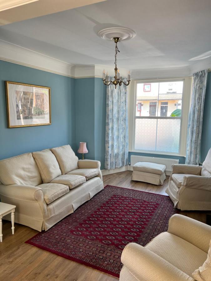 Gordon Villa - A Seaside Escape Harwich Exterior foto